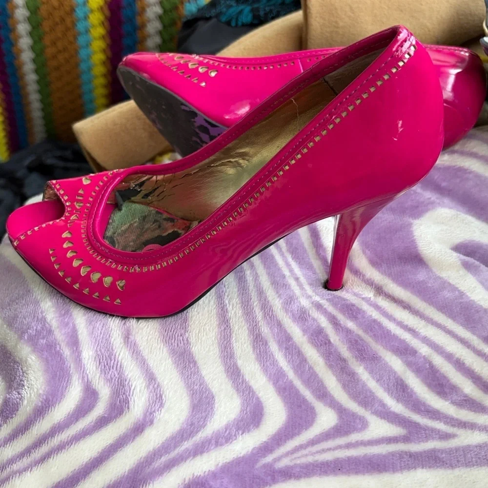 Betsey Johnson Betseyville Pink Heart Heels